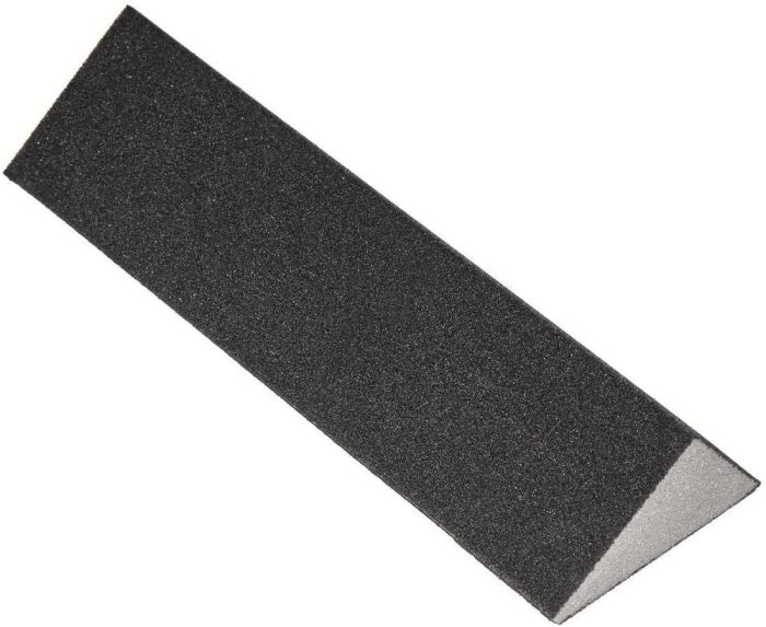 220 Grit Triangle Replacement Sanding Sponge - Image 1